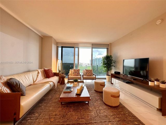 16385 Biscayne Boulevard 1201, North Miami Beach, FL 33160