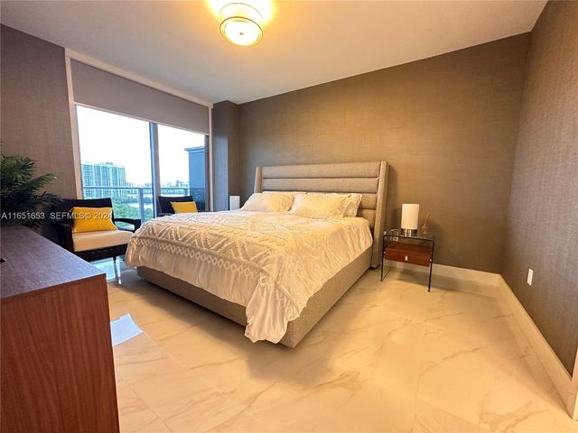16385 Biscayne Boulevard 1201, North Miami Beach, FL 33160