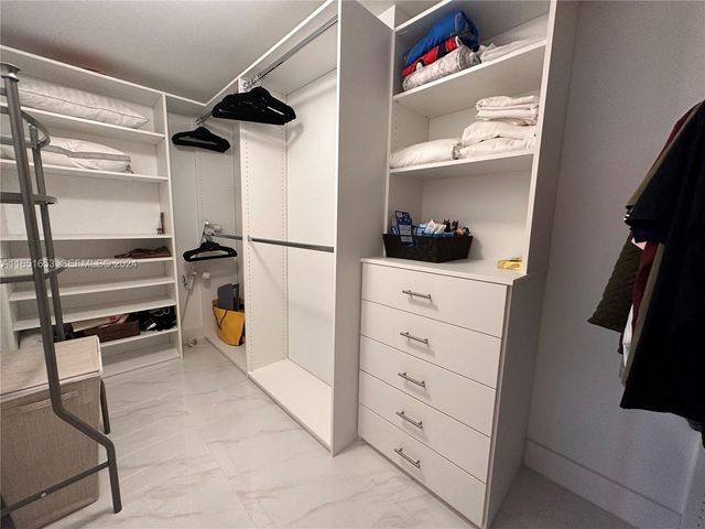 16385 Biscayne Boulevard 1201, North Miami Beach, FL 33160