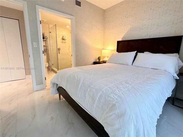 16385 Biscayne Boulevard 1201, North Miami Beach, FL 33160