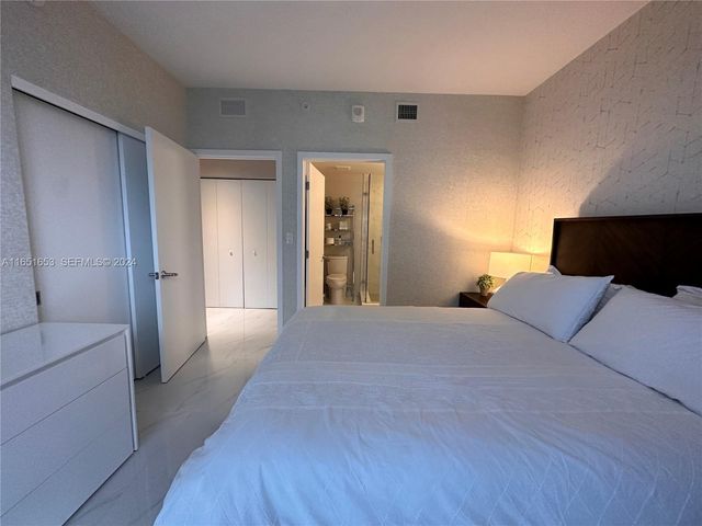 16385 Biscayne Boulevard 1201, North Miami Beach, FL 33160