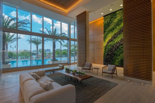 16385 Biscayne Boulevard 1201, North Miami Beach, FL 33160