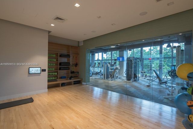 16385 Biscayne Boulevard 1201, North Miami Beach, FL 33160