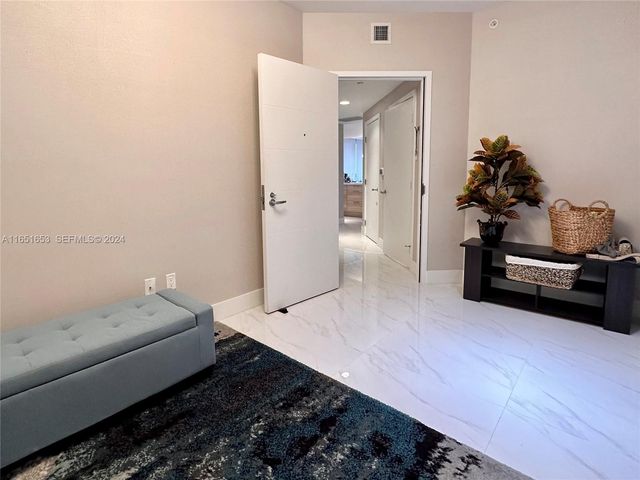 16385 Biscayne Boulevard 1201, North Miami Beach, FL 33160