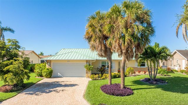 5004 CORAL LAKE DRIVE, Bradenton, FL 34210