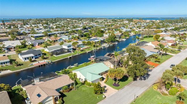 5004 CORAL LAKE DRIVE, Bradenton, FL 34210