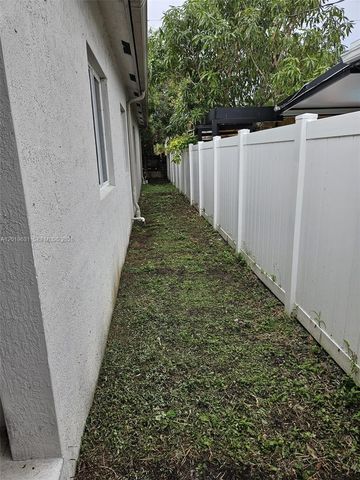 1517 NE 3rd Ave 0, Fort Lauderdale, FL 33304
