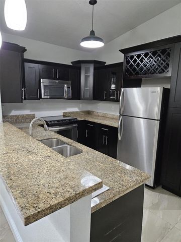 1517 NE 3rd Ave 0, Fort Lauderdale, FL 33304