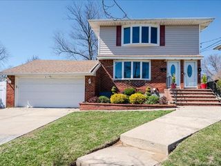 472 Kirkman Avenue, Elmont, NY 11003