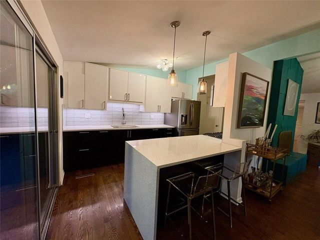 7714 Fairway Street, Prairie Village, KS 66208