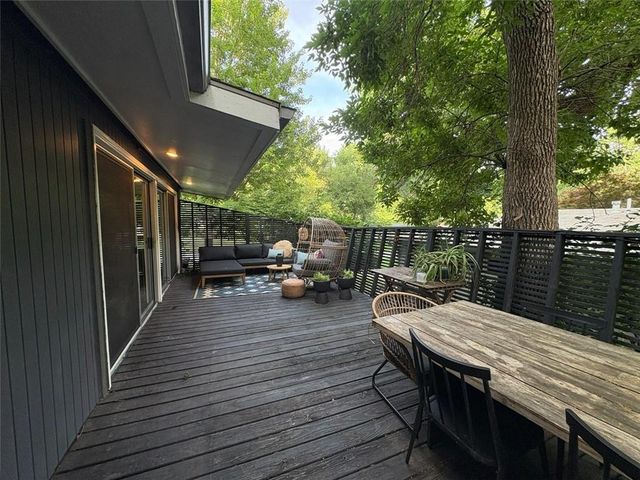 7714 Fairway Street, Prairie Village, KS 66208