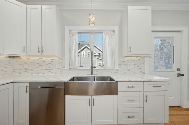 140 Main St B, Upton, MA 01568