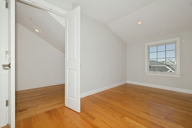 140 Main St B, Upton, MA 01568