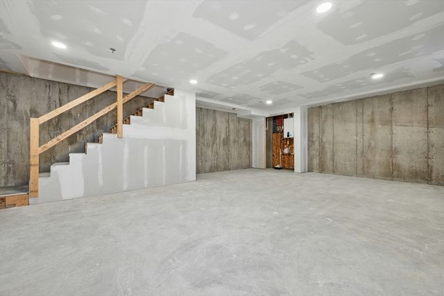 140 Main St B, Upton, MA 01568