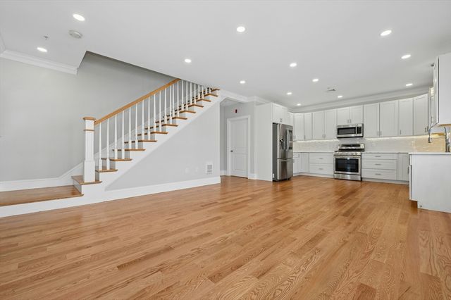 140 Main St B, Upton, MA 01568