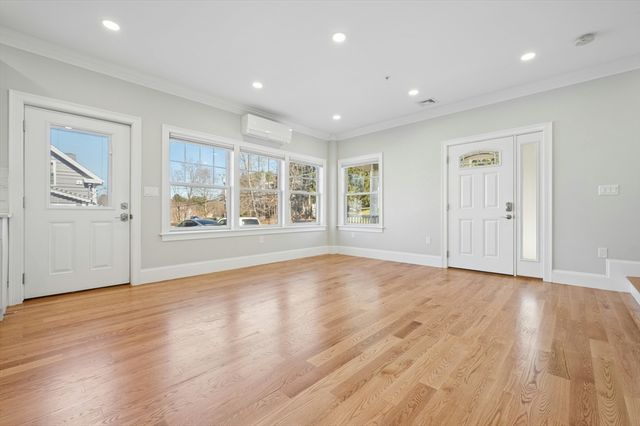140 Main St B, Upton, MA 01568