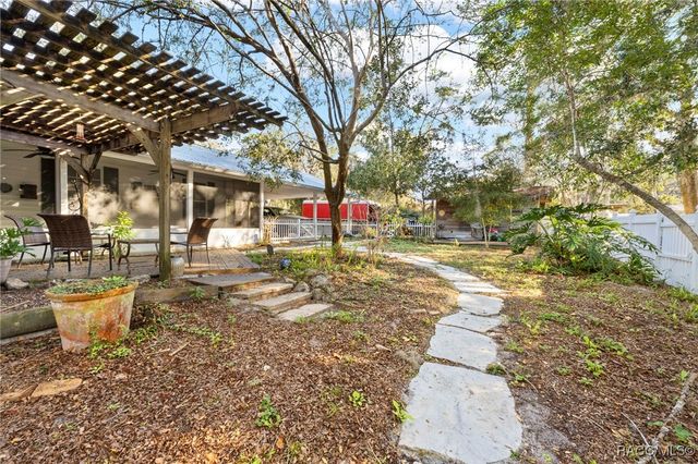 16 52nd Street, Yankeetown, FL 34498