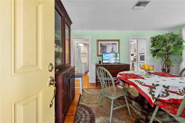 16 52nd Street, Yankeetown, FL 34498