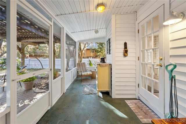 16 52nd Street, Yankeetown, FL 34498