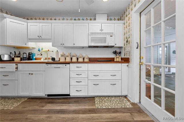 16 52nd Street, Yankeetown, FL 34498