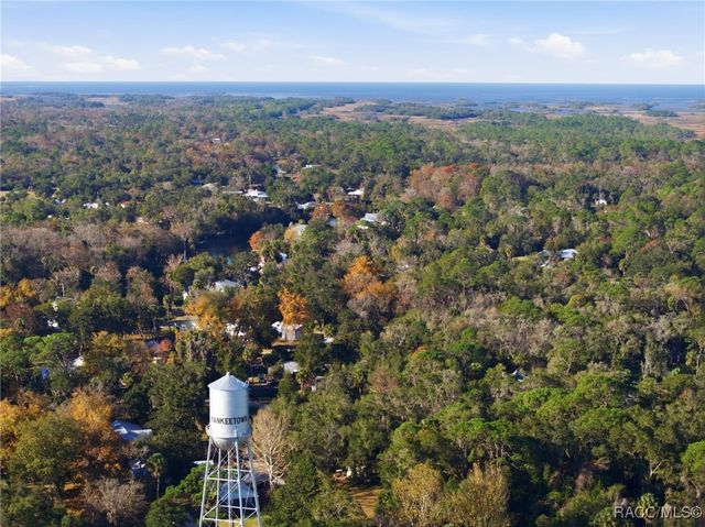 16 52nd Street, Yankeetown, FL 34498