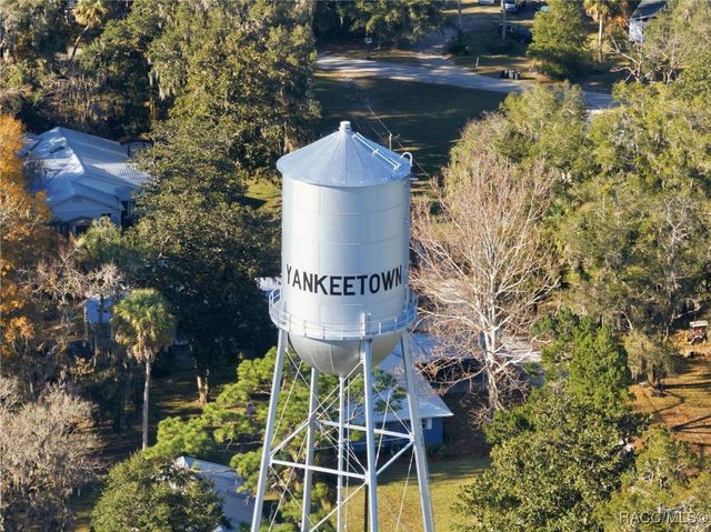 16 52nd Street, Yankeetown, FL 34498