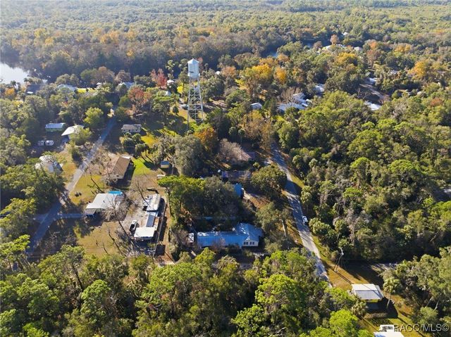 16 52nd Street, Yankeetown, FL 34498