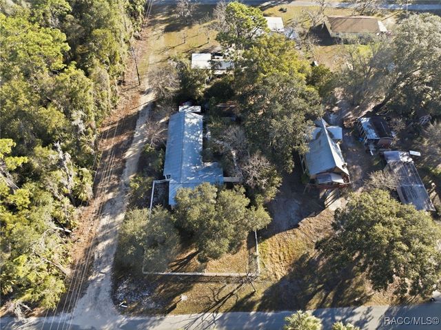 16 52nd Street, Yankeetown, FL 34498