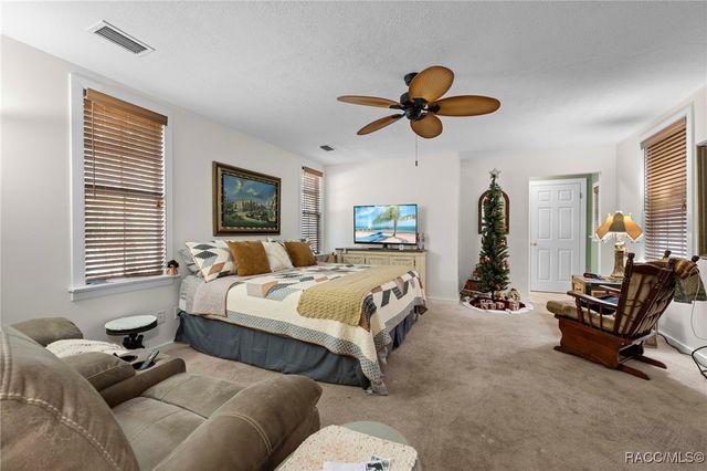 16 52nd Street, Yankeetown, FL 34498