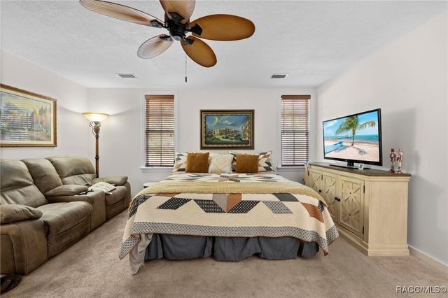 16 52nd Street, Yankeetown, FL 34498