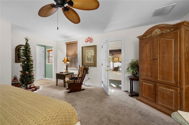 16 52nd Street, Yankeetown, FL 34498