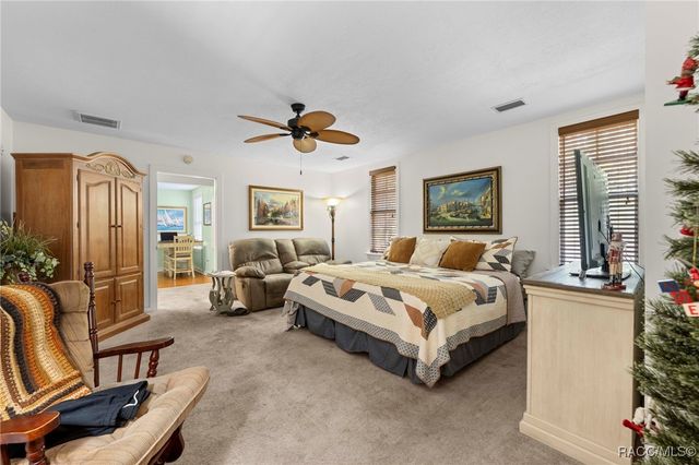 16 52nd Street, Yankeetown, FL 34498