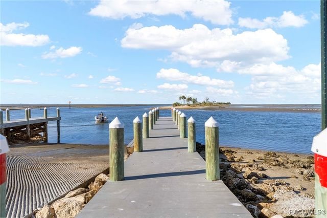 16 52nd Street, Yankeetown, FL 34498