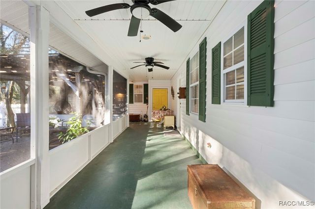 16 52nd Street, Yankeetown, FL 34498