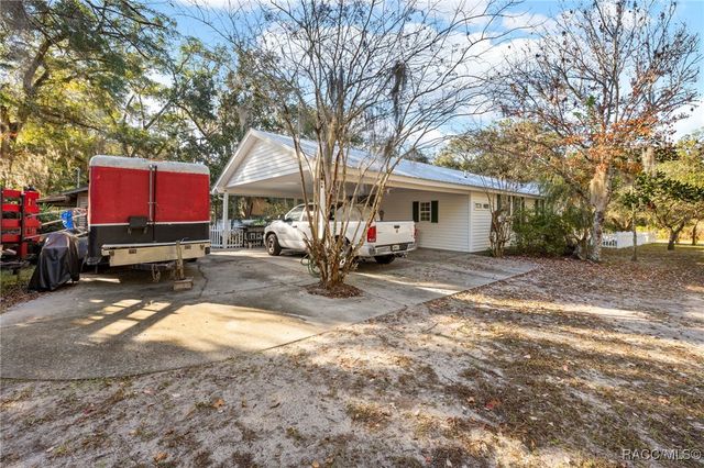 16 52nd Street, Yankeetown, FL 34498