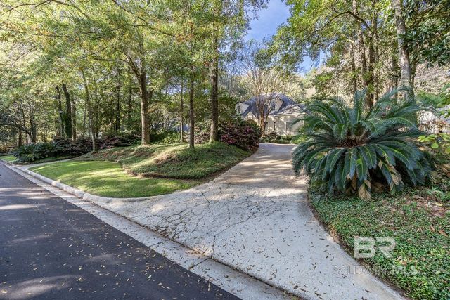 5 St Charles Place, Daphne, AL 36526