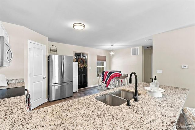435 Old Farm Lane, Lapeer, MI 48446