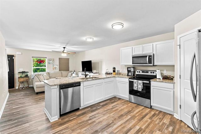 435 Old Farm Lane, Lapeer, MI 48446