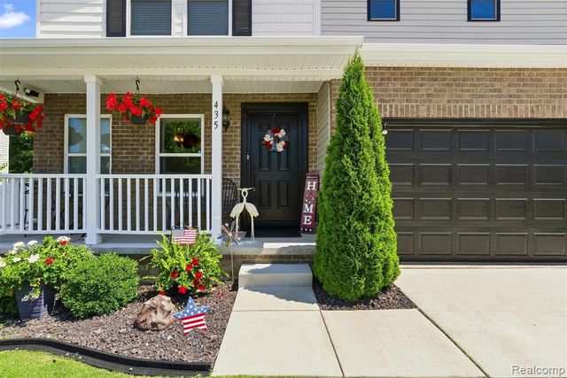 435 Old Farm Lane, Lapeer, MI 48446