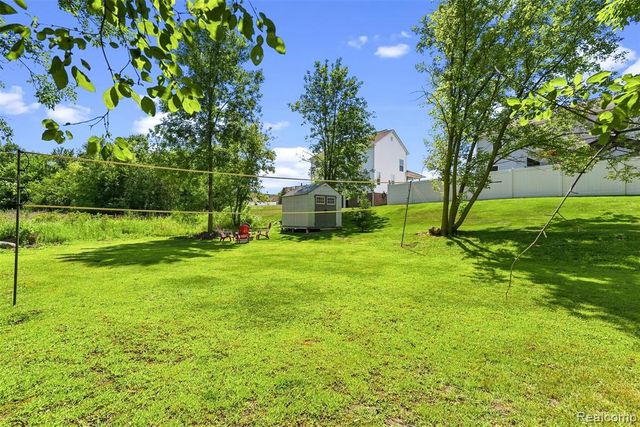 435 Old Farm Lane, Lapeer, MI 48446