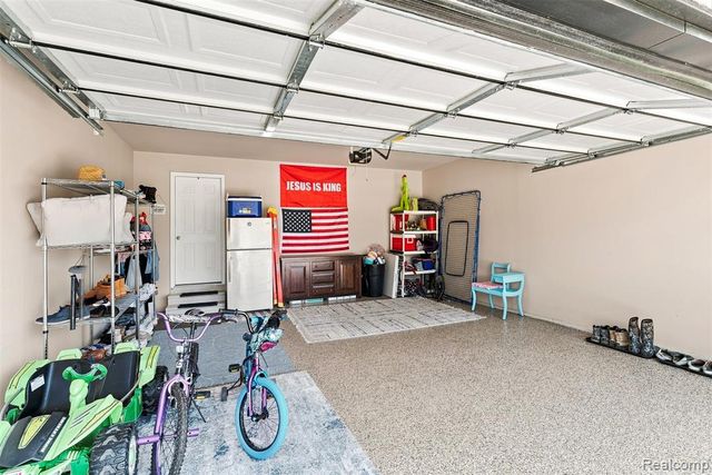 435 Old Farm Lane, Lapeer, MI 48446