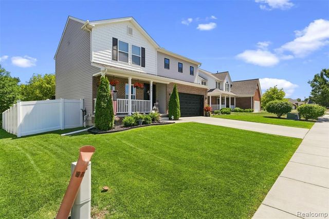 435 Old Farm Lane, Lapeer, MI 48446