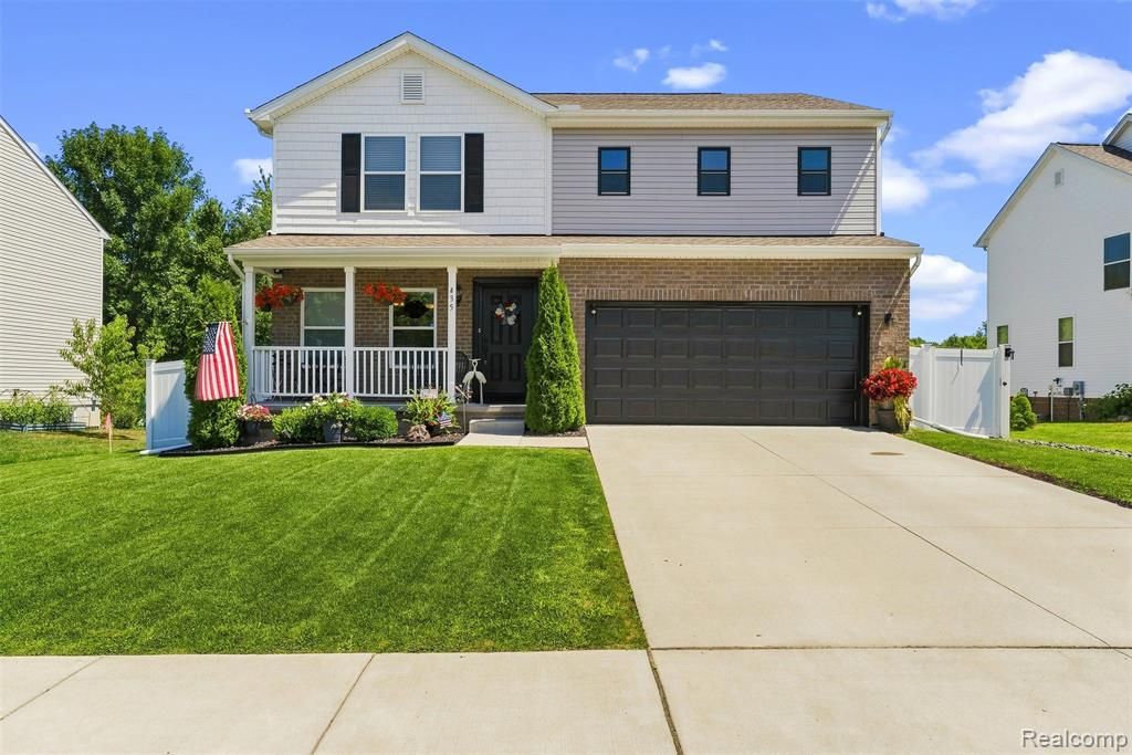 435 Old Farm Lane, Lapeer, MI 48446