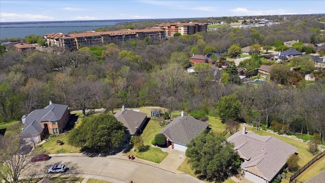 160 Pelican Cove Drive, Rockwall, TX 75087