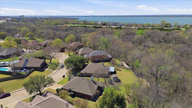 160 Pelican Cove Drive, Rockwall, TX 75087