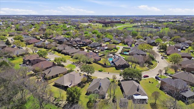 160 Pelican Cove Drive, Rockwall, TX 75087