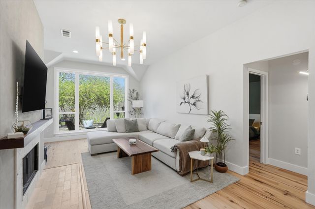 160 Pelican Cove Drive, Rockwall, TX 75087