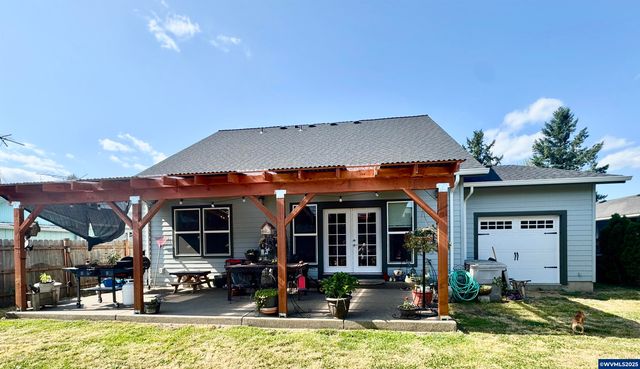 3516 Myrtle St, Woodburn, OR 97071