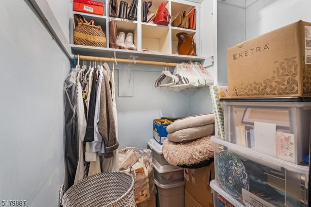 22 Arrowhead Rd, Morris Twp., NJ 07960