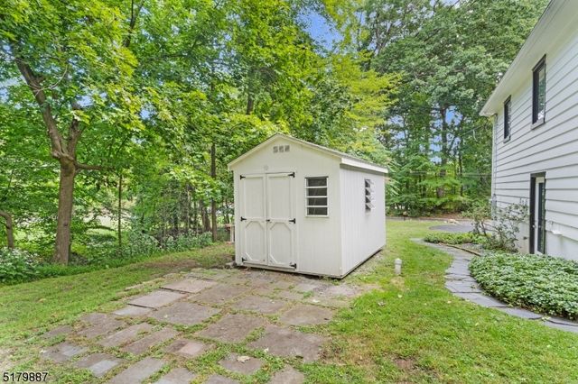 22 Arrowhead Rd, Morris Twp., NJ 07960